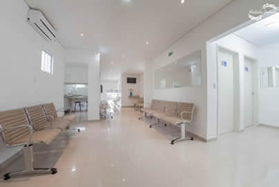 Médico Colaborador no Setor de Cirurgia de Catarata do Hospital das Clínicas da Faculdade de Medicina da Universidade de São Paulo - FMUSP.